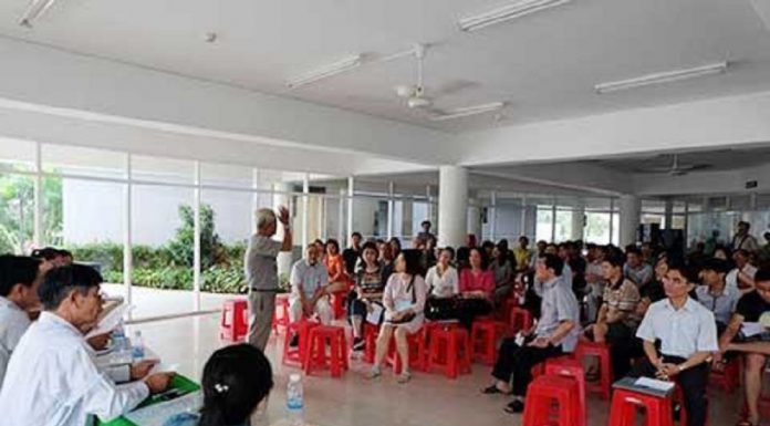 Chủ sở hữu diện tích sàn thương mại có được tham gia ban quản trị nhà chung cư?