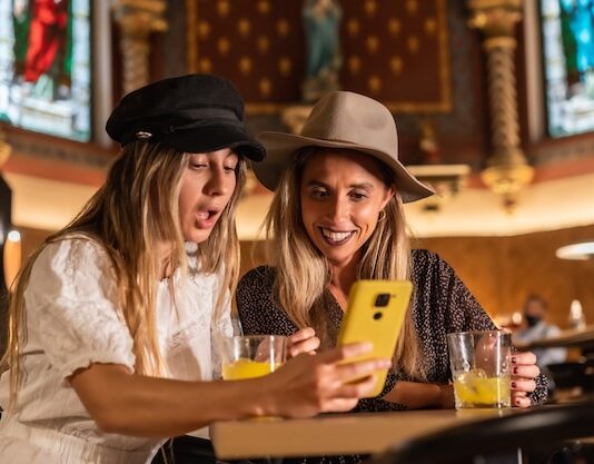 Paras mobiilikasinokokemus Suomessa 2026 Mobiilikasino kuva